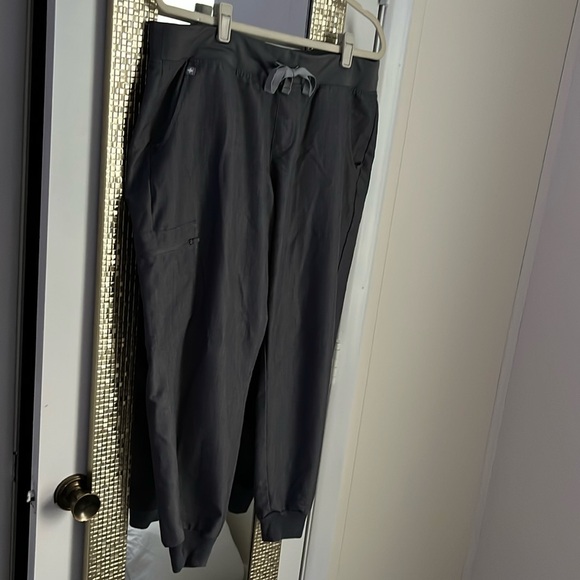 FIGS gray Zamora joggers - Picture 11 of 11